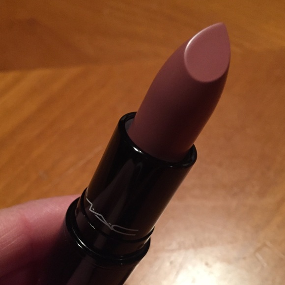 MAC Love Me Lipstick Laissez-Faire π - Picture 3 of 16